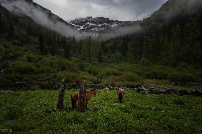 山长穿毕徒步地理手册：沉浸式穿越神山秘境mg不朽情缘游戏平台此生必走！收好四姑娘(图23)